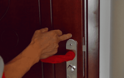 how to paint wooden doors