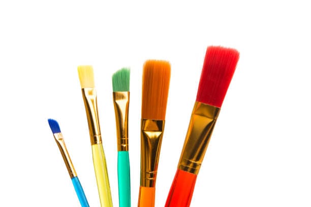 Round paintbrushes are used for many artists